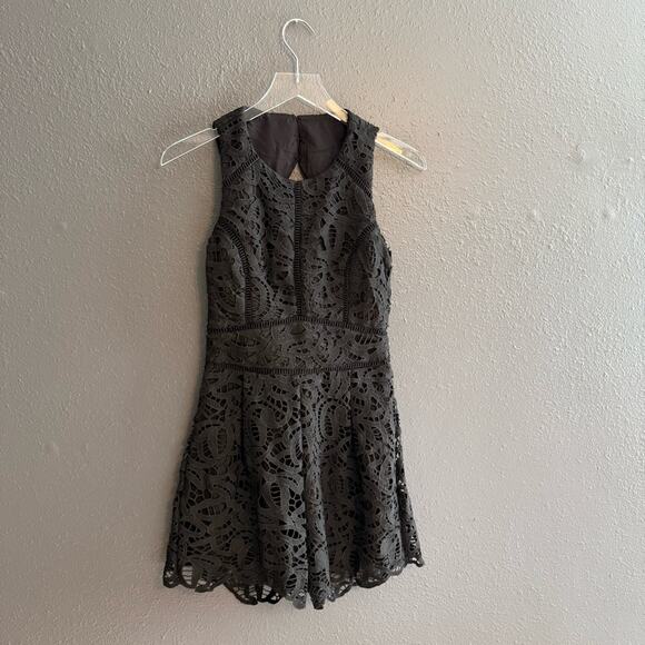 Adelyn Rae Black Lace Sleeveless Romper Size S - Picture 1 of 5